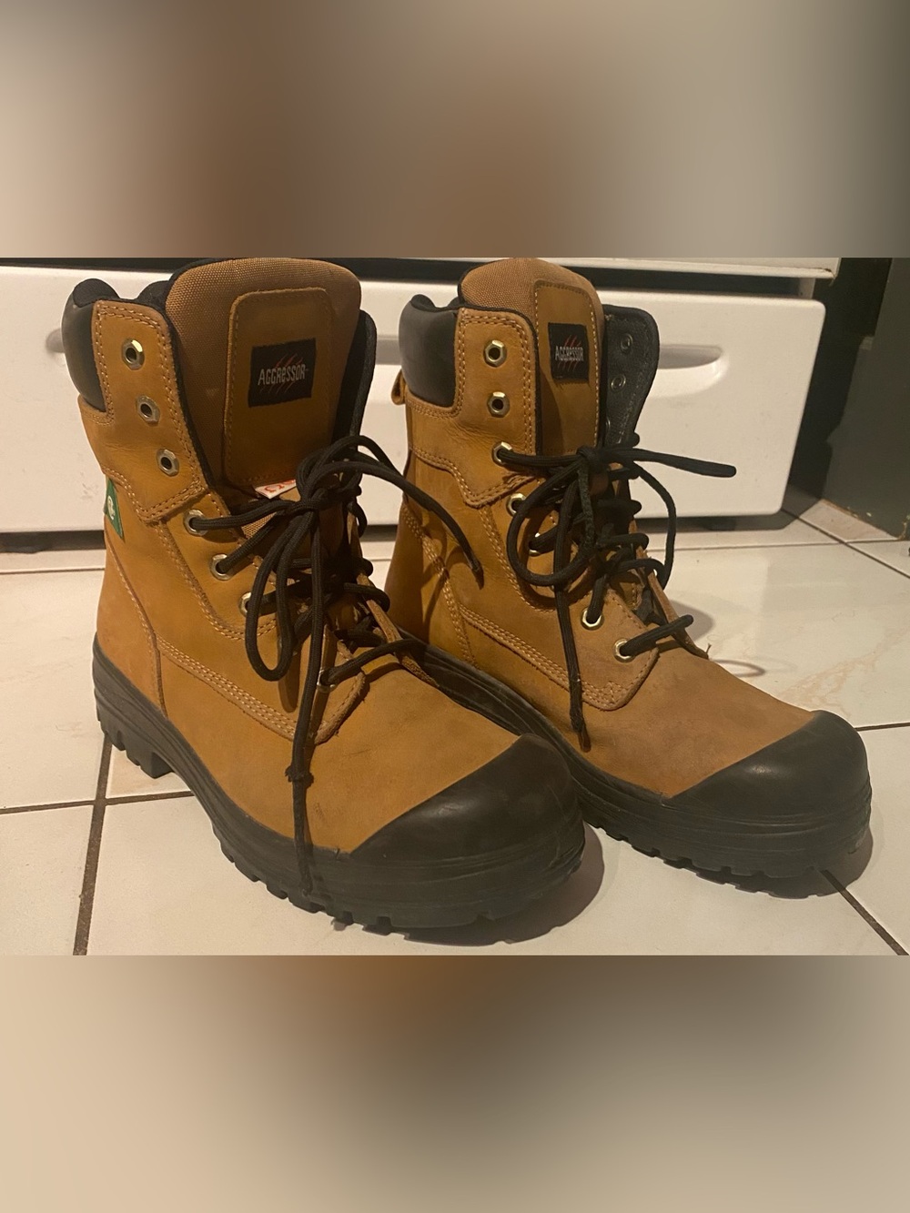 Aggressor CSA Steel Toe Work Boots Size 9 – Buffalo Nubuck Leather.